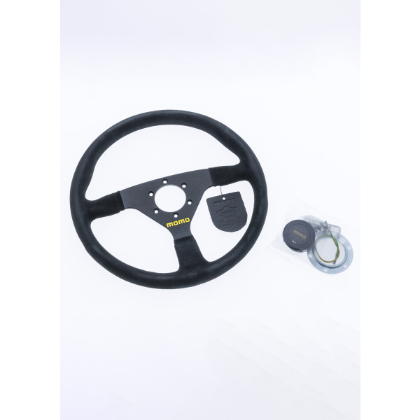 BOWLER Momo Steering Wheel &amp; Boss